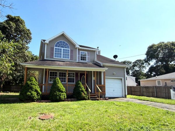 52 Arpage Drive E, Shirley, NY 11967