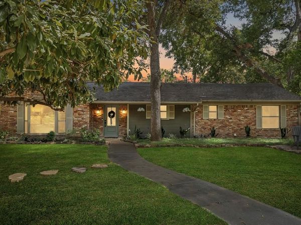 9812 Ravensway Drive, Dallas, TX 75238