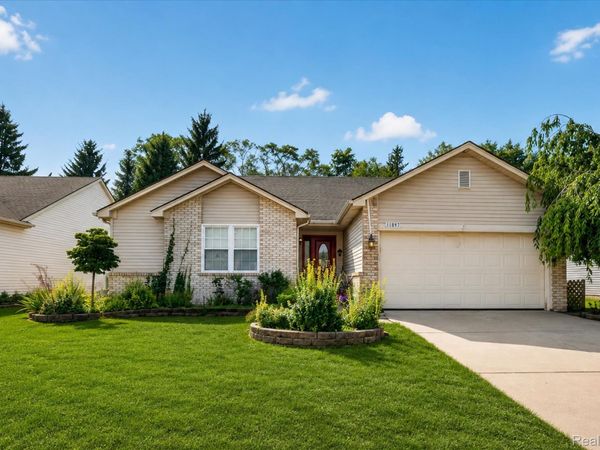 11897 Chase Boulevard , Livonia, Mi 48150