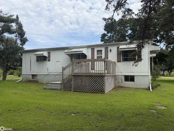 210 Shady Lane, West Burlington, IA 52655
