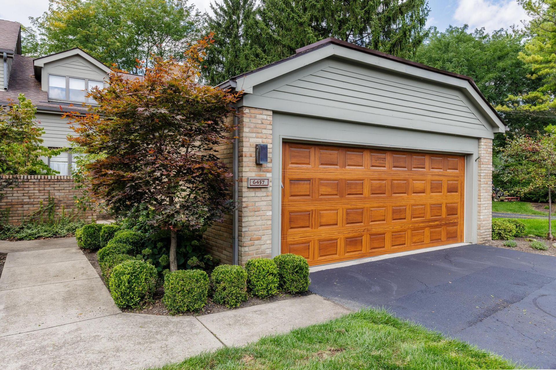6457 Strathaven Court E, Worthington, OH 43085 Main Photo