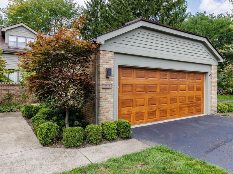 6457 Strathaven Court E, Worthington, OH 43085 Photo 1