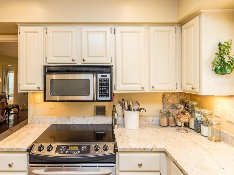 6457 Strathaven Court E, Worthington, OH 43085 Photo 10
