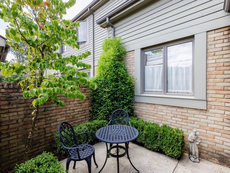 6457 Strathaven Court E, Worthington, OH 43085 Photo 4