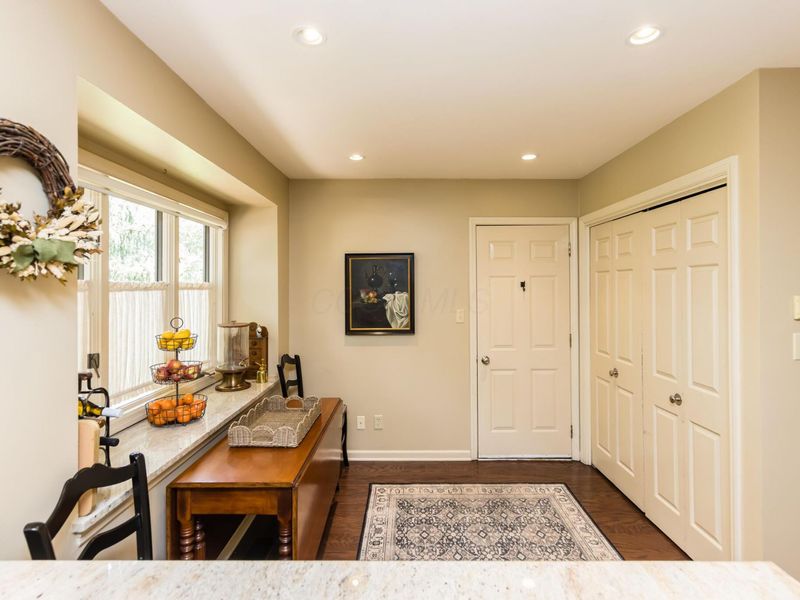 6457 Strathaven Court E, Worthington, OH 43085 Photo 6