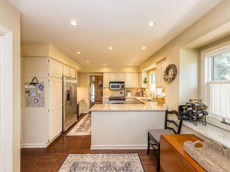 6457 Strathaven Court E, Worthington, OH 43085 Photo 8