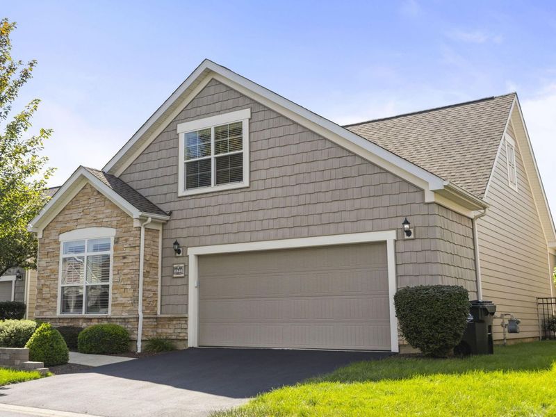 6840 Garden View Drive , Westerville, OH 43082 Photo 2