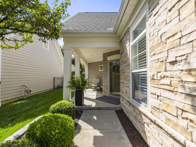 6840 Garden View Drive , Westerville, OH 43082 Photo 4