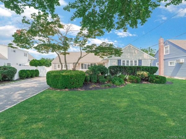 2643 Landman Lane , North Bellmore, NY 11710