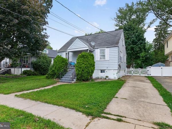 29 N CLINTON AVENUE, MAPLE SHADE, NJ 08052