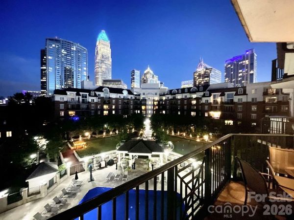 300 W 5th Street, Charlotte, NC 28202