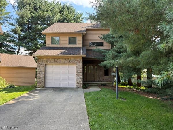 530 Oakdale Drive , New Philadelphia, OH 44622