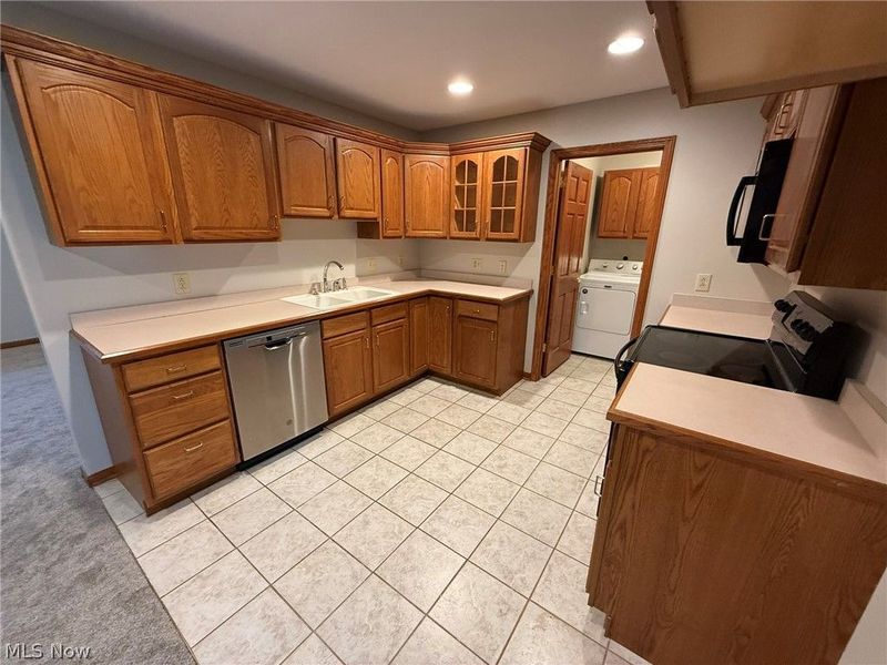 530 Oakdale Drive, Dover, OH 44622 Photo 10