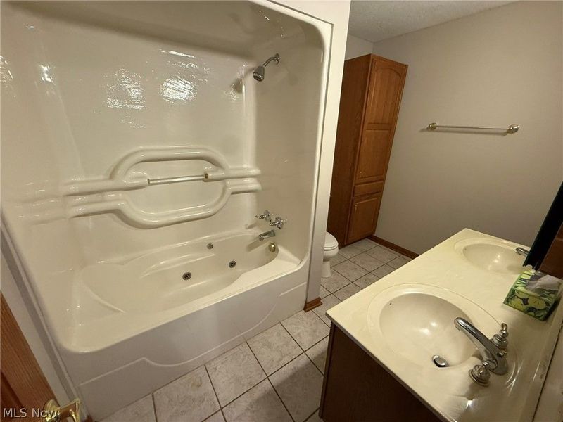 530 Oakdale Drive, Dover, OH 44622 Photo 26