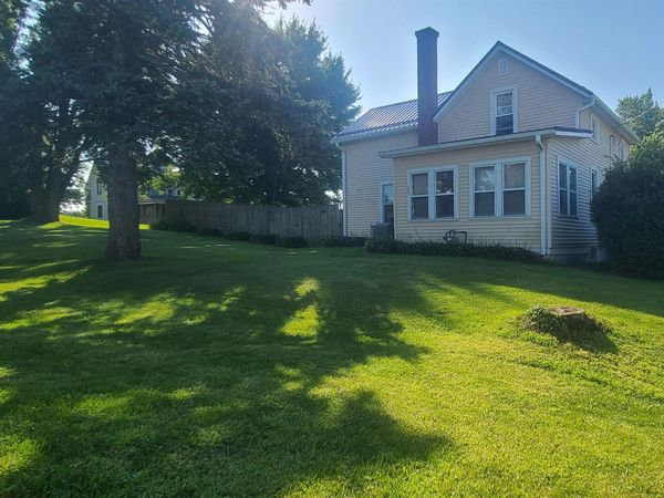 302 E Van Buren Street, Garnavillo, IA 52049