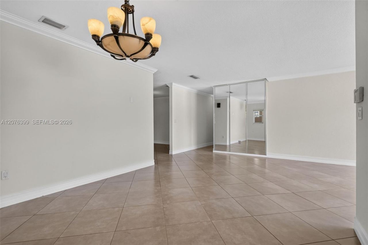 8936 SW 11th St , Miami, FL 33174 Photo