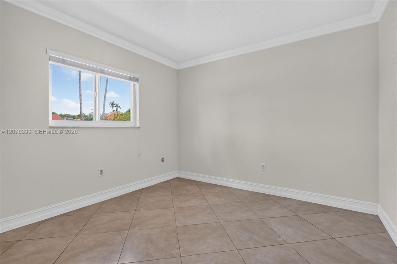 8936 SW 11th St , Miami, FL 33174 Photo