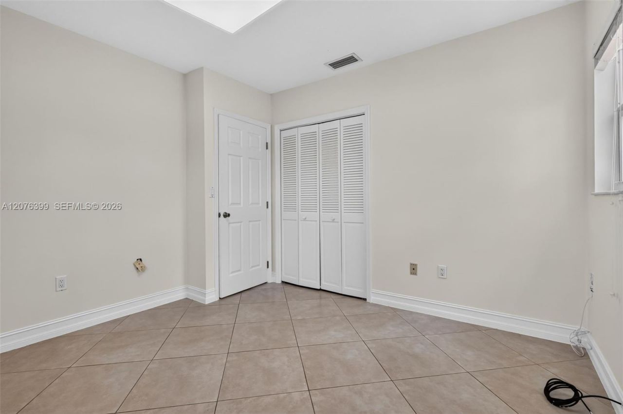 8936 SW 11th St , Miami, FL 33174 Photo