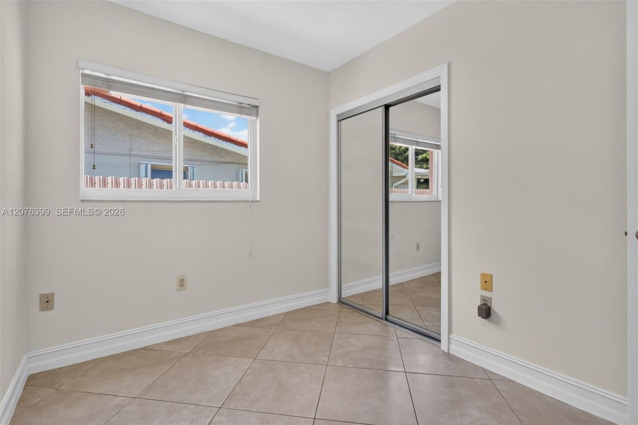 8936 SW 11th St , Miami, FL 33174 Photo