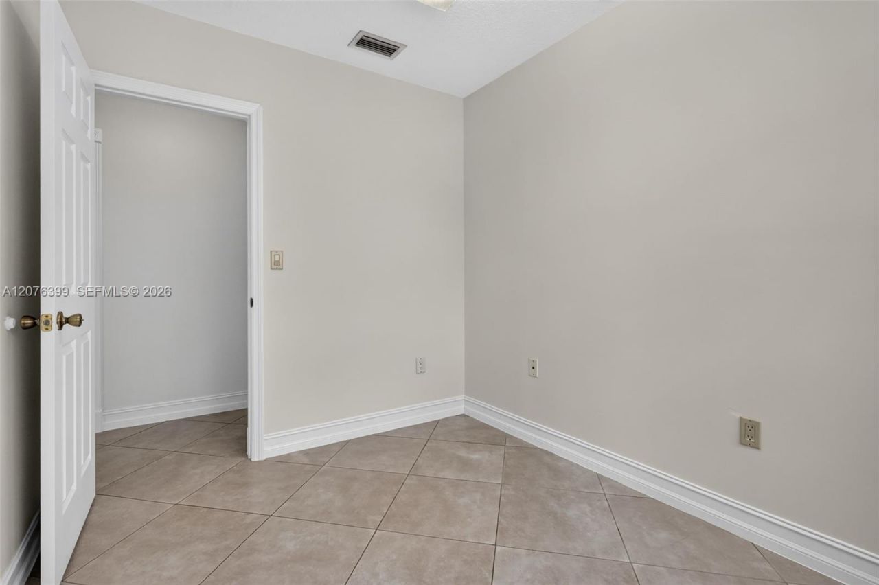 8936 SW 11th St , Miami, FL 33174 Photo
