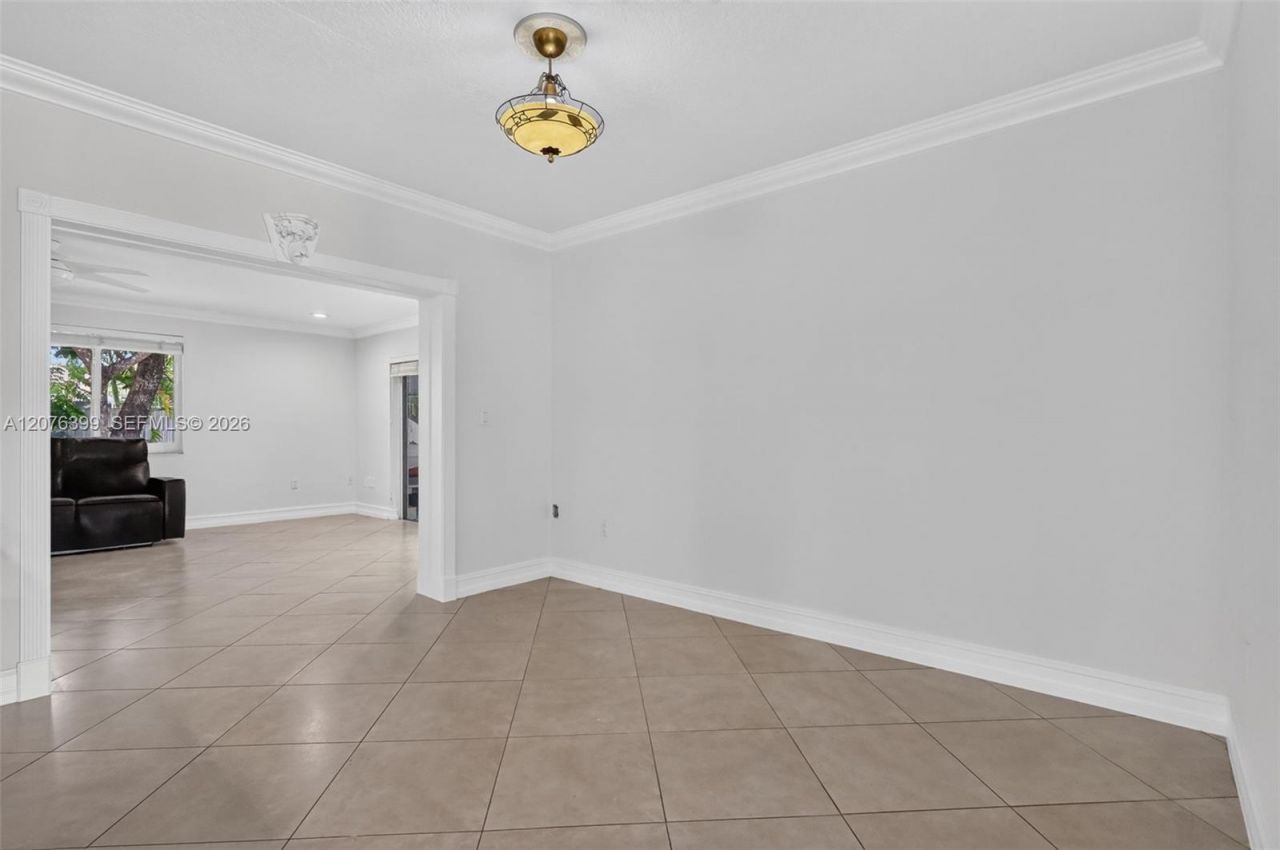 8936 SW 11th St , Miami, FL 33174 Photo