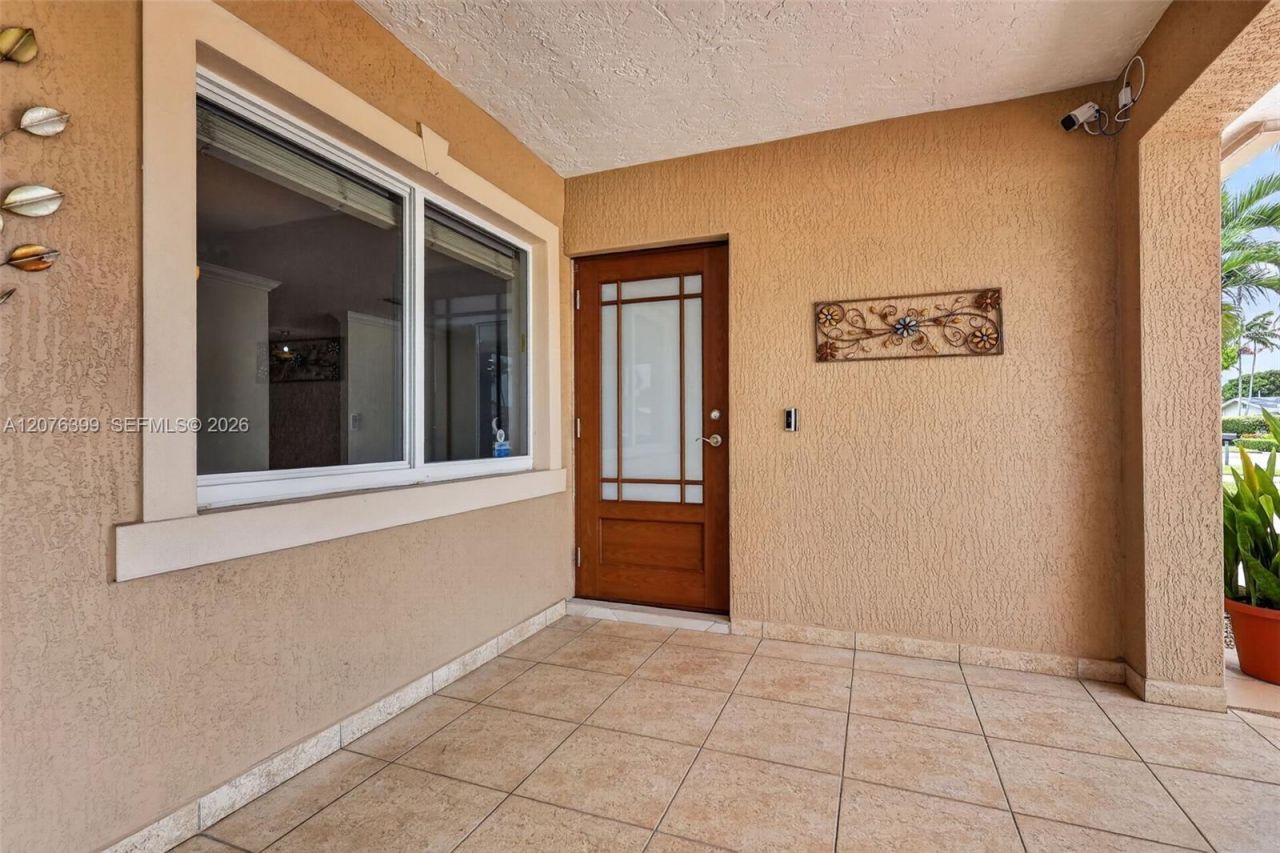 8936 SW 11th St , Miami, FL 33174 Photo