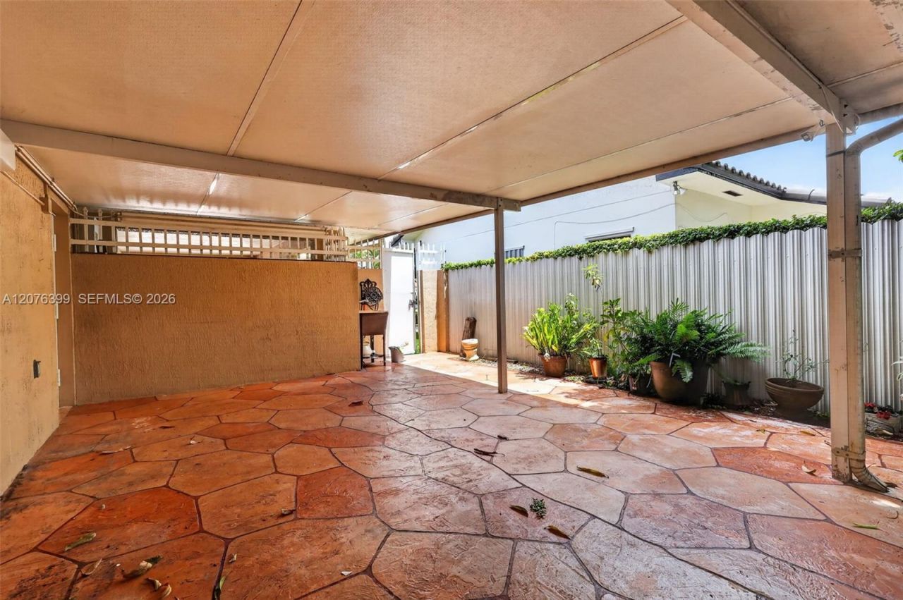 8936 SW 11th St , Miami, FL 33174 Photo