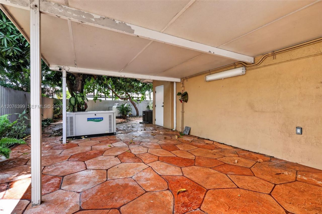 8936 SW 11th St , Miami, FL 33174 Photo