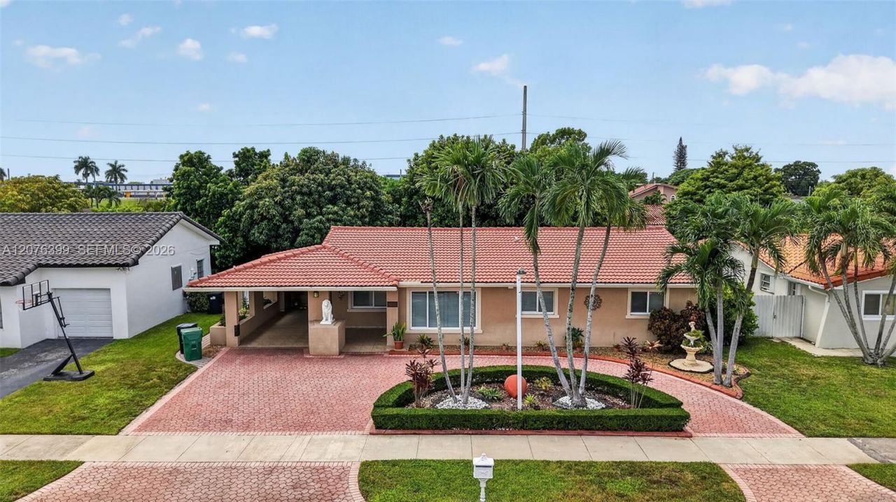 8936 SW 11th St , Miami, FL 33174 Photo