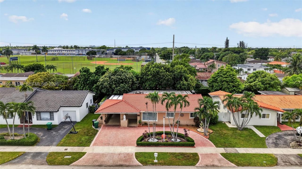 8936 SW 11th St , Miami, FL 33174 Photo