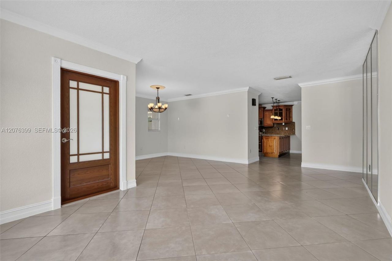 8936 SW 11th St , Miami, FL 33174 Photo
