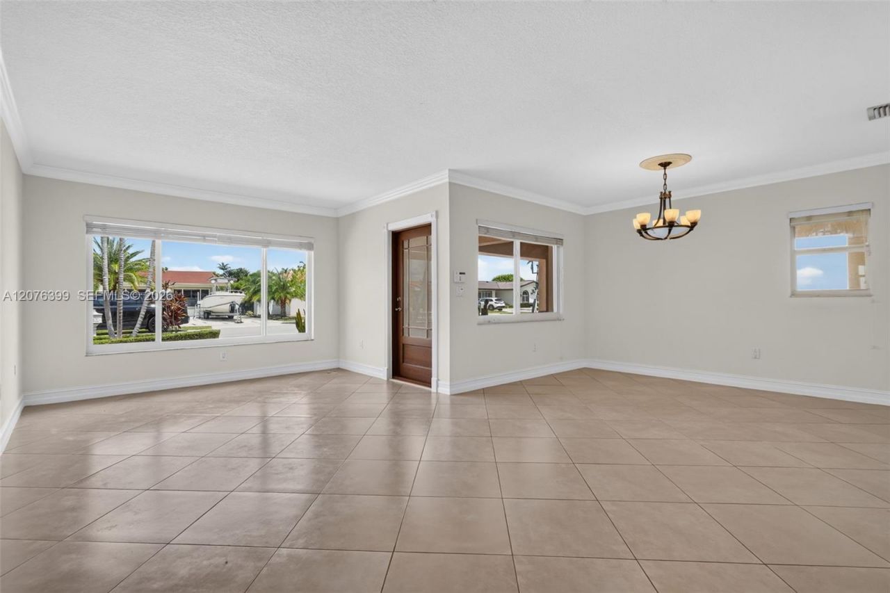8936 SW 11th St , Miami, FL 33174 Photo
