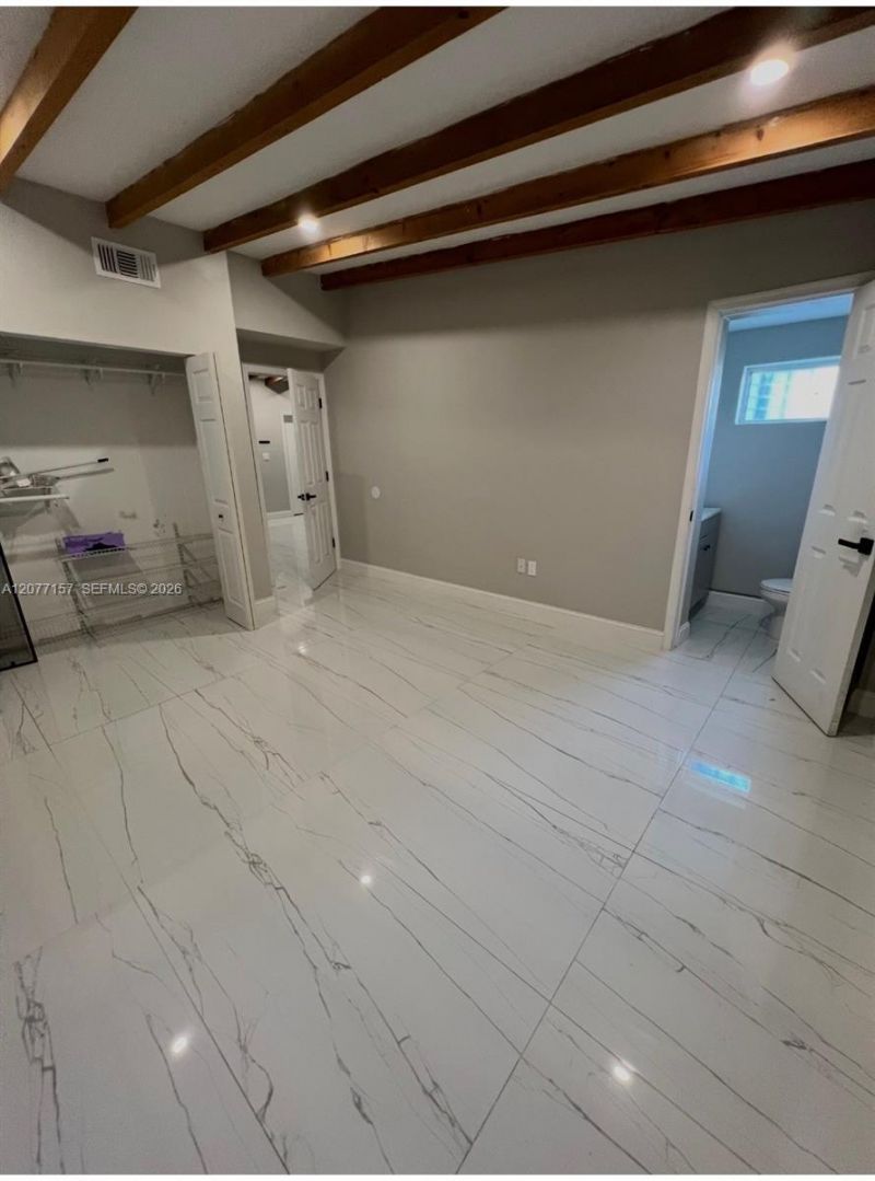 6060 NW 7th St , Miami, FL 33126 Photo