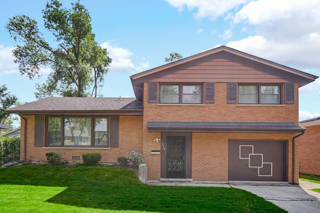 1219 D'amico Drive, Chicago Heights, IL 60411 Main Photo