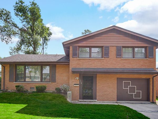1219 D'amico Drive , Chicago Heights, IL 60411