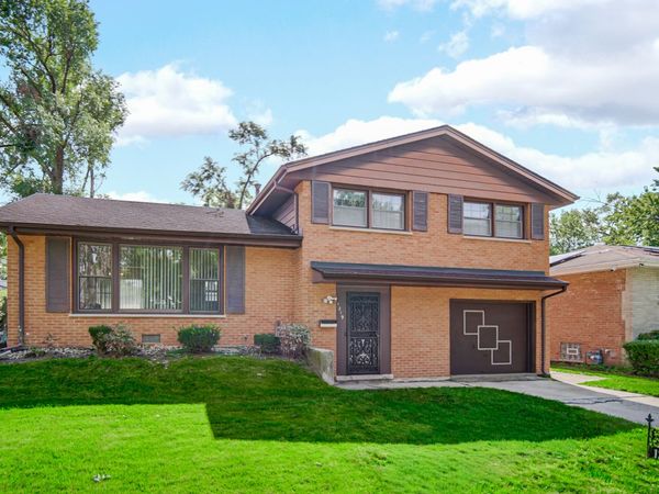 1219 D'amico Drive , Chicago Heights, IL 60411