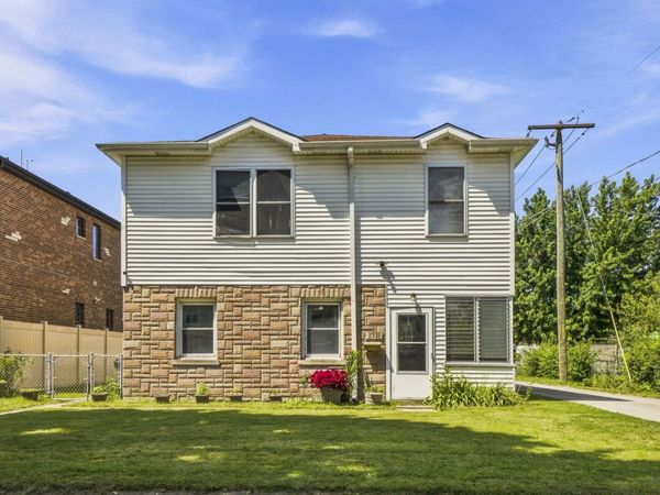 8336 Mango Avenue , Morton Grove, IL 60053