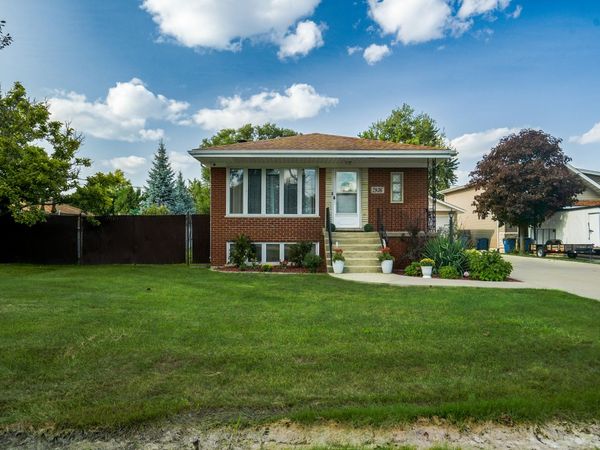 7936 W 101 Place , Palos Hills, IL 60465