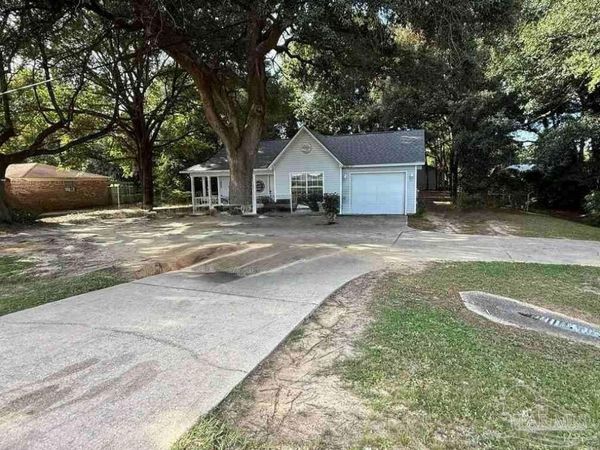 5560 Cyanamid Rd, Milton, FL 32583