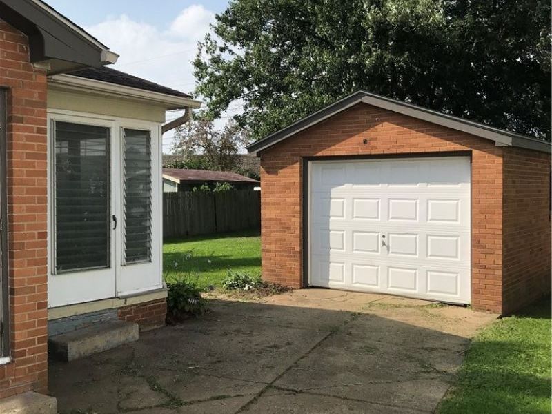 1017 Milford Street NE, Canton, OH 44714 Photo 3