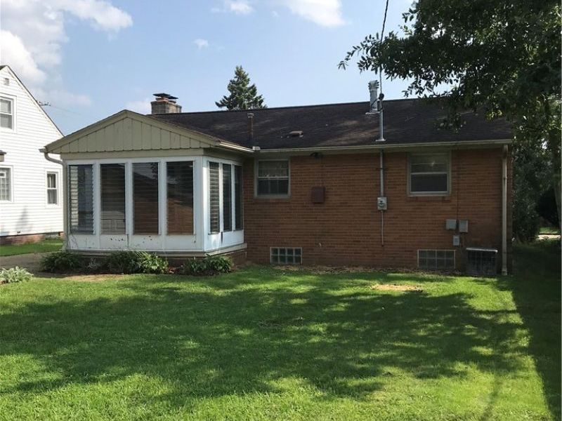 1017 Milford Street NE, Canton, OH 44714 Photo 6