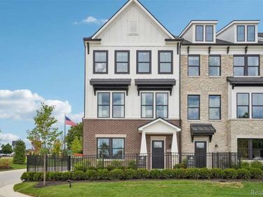 44010 Oakmont Drive , Plymouth Township, Mi 48170
