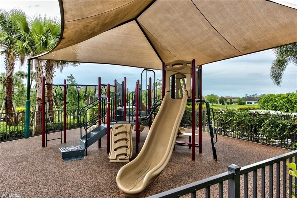 9336 Woodhurst Dr , Naples, FL 34120 Photo