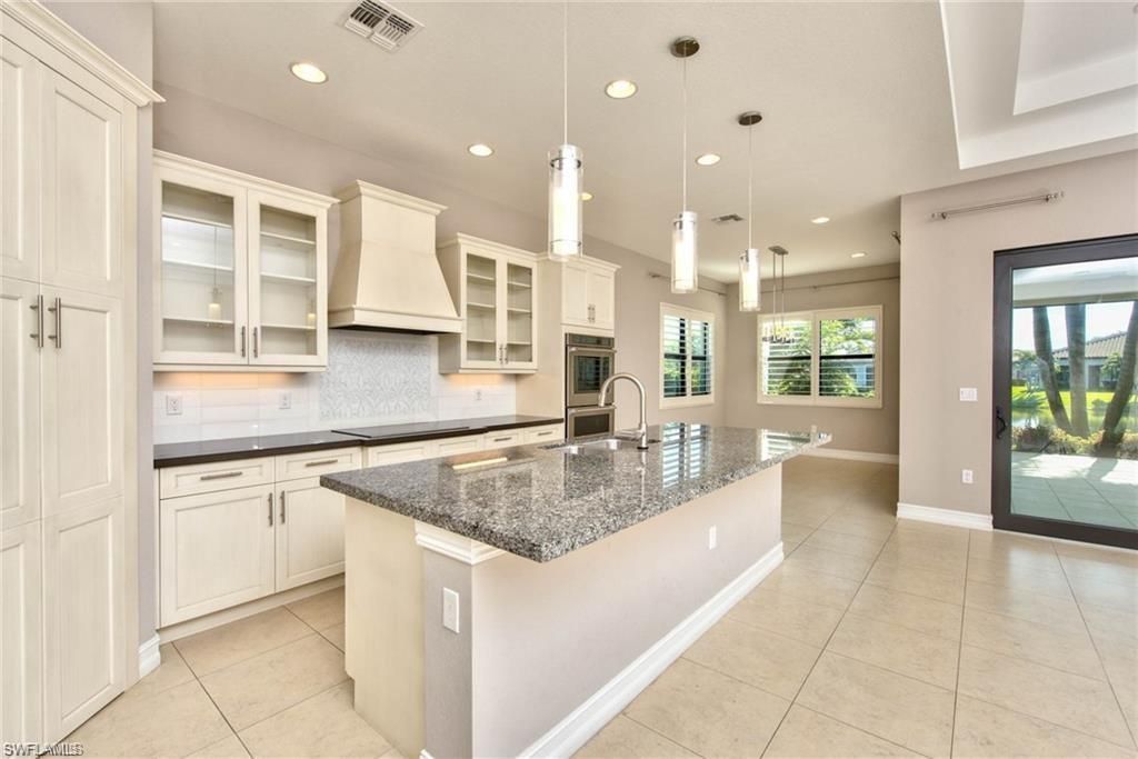 9336 Woodhurst Dr , Naples, FL 34120 Photo