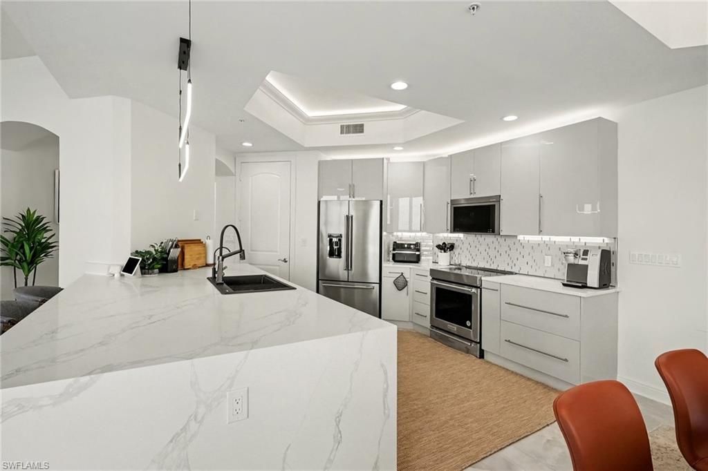 2090 W 1st St, Unit E2505, Fort Myers, FL 33901 Photo