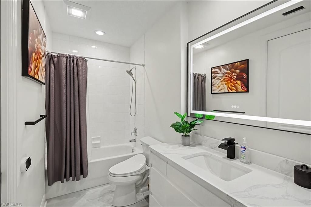 2090 W 1st St, Unit E2505, Fort Myers, FL 33901 Photo
