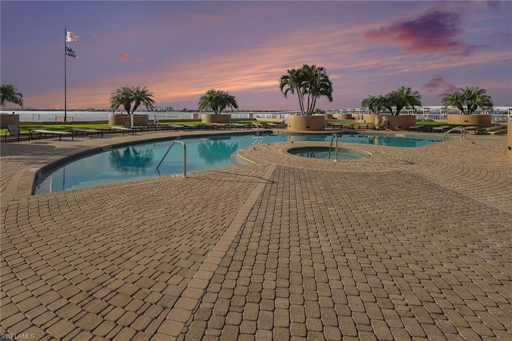 2090 W 1st St, Unit E2505, Fort Myers, FL 33901 Photo