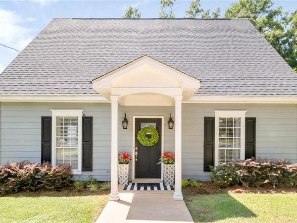 1110 Mcneil Avenue, Mobile, AL 36609