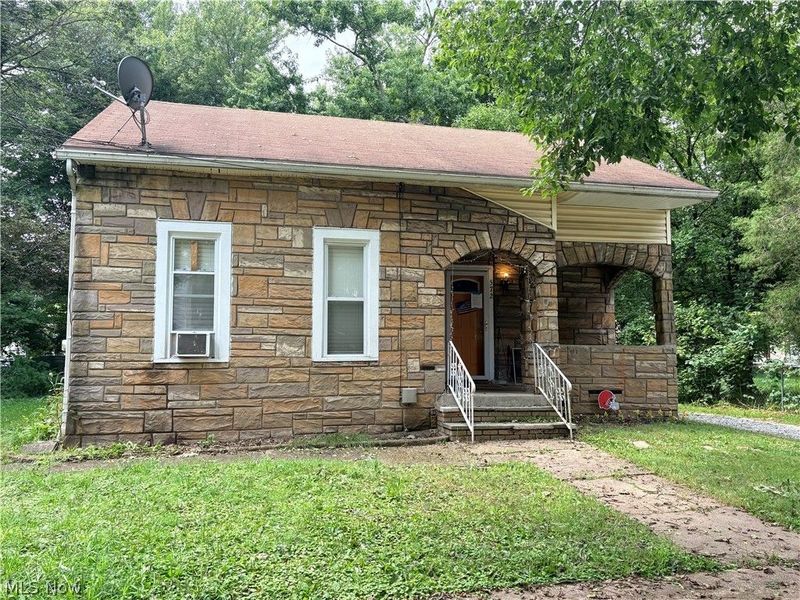 572 East Avenue, Akron, OH 44320 Photo 12