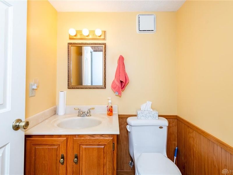 895 Olde Farm Court, Vandalia, OH 45377 Photo 9